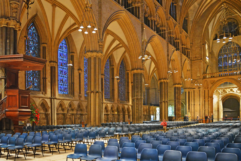 The north colonnade of the nave